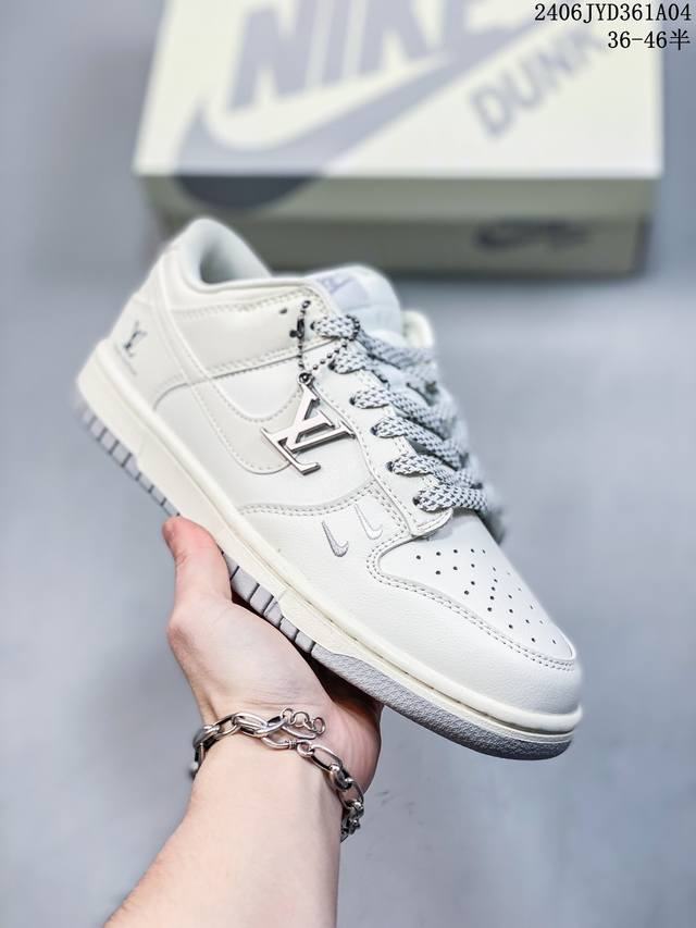 公司级带半码 耐克nike Sb Dunk Low 扣篮系列复古低帮休闲运动滑板板鞋。采用脚感柔软舒适zoomair气垫，有效吸收滑板等极限运动在落地时带来的冲