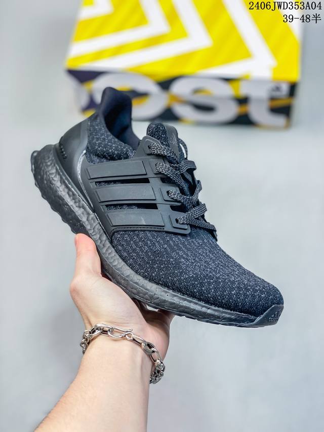 公司级adidas Ultraboost Light轻弹系列低帮袜套式针织透气缓震休闲运动慢跑鞋搭载light Boost中底的ultraboost跑步鞋历经1