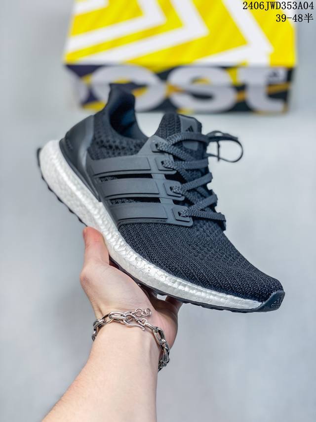 公司级adidas Ultraboost Light轻弹系列低帮袜套式针织透气缓震休闲运动慢跑鞋搭载light Boost中底的ultraboost跑步鞋历经1