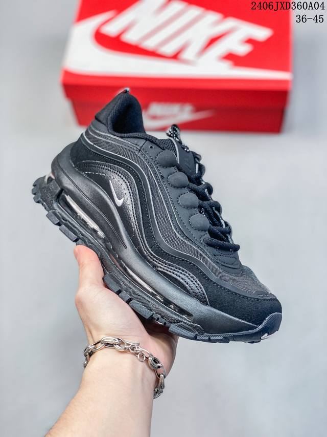 耐克 Nike Air Max 97 小勾子弹复古全掌气垫休闲运动鞋，鞋身swoosh视觉呈现效果。 以创新搭载可视全掌max Air和演绎疾速风范的前卫设计，