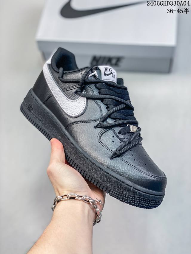 公司级耐克nike Air Force 1 Low 空军一号低帮百搭休闲运动板鞋。柔软、弹性十足的缓震性能和出色的中底设计，横跨复古与现代的外型结合，造就出风靡