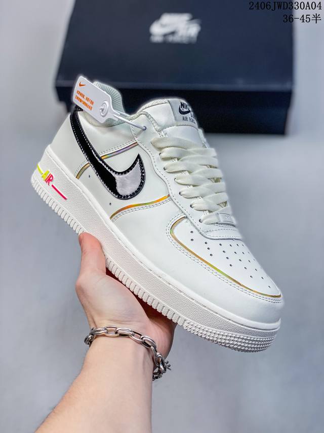 公司级耐克nike Air Force 1 Low 空军一号低帮百搭休闲运动板鞋。柔软、弹性十足的缓震性能和出色的中底设计，横跨复古与现代的外型结合，造就出风靡