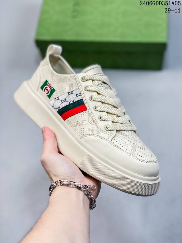 Gucci 轻奢单品 广东品质原厂 高奢古驰gucci Screener Gg High-Top Sneaker休闲潮鞋系列意大利进口超软小牛皮+刺绣搭配 原装