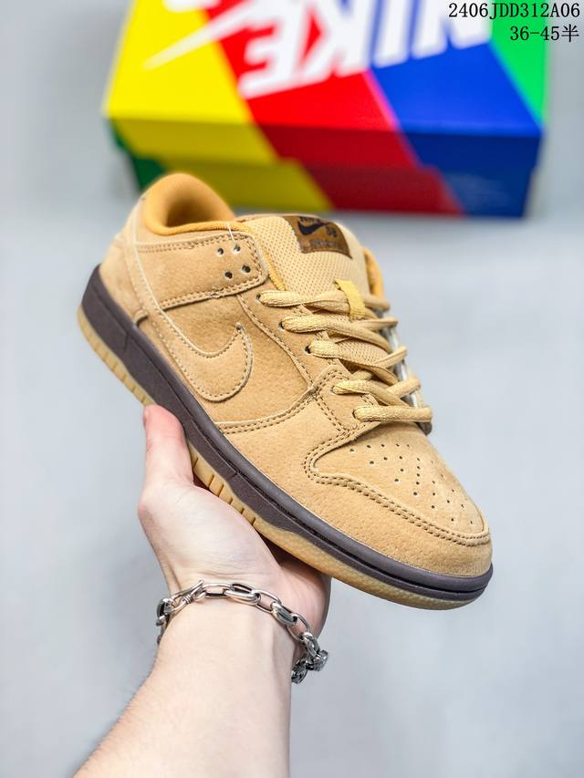 公司级带半码 耐克nike Sb Dunk Low 扣篮系列复古低帮休闲运动滑板板鞋。采用脚感柔软舒适zoomair气垫，有效吸收滑板等极限运动在落地时带来的冲