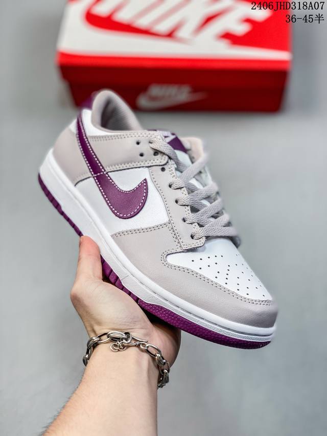 公司级带半码 耐克nike Sb Dunk Low 扣篮系列复古低帮休闲运动滑板板鞋。采用脚感柔软舒适zoomair气垫，有效吸收滑板等极限运动在落地时带来的冲