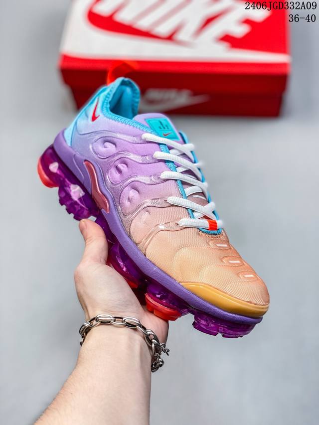 耐克 Nike Air Vapormax Plus 大气垫缓震舒适跑步鞋 货号：924453 007 尺码：如图所示 编码：06Jgd332A09