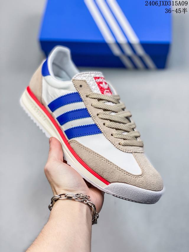 Adidas Originals Sl 72 Rs 防滑 低帮生活休闲鞋 男女同款 绿黄色，黄绿搭配的颜色非常大胆有个性鞋头的设计饱满圆润，鞋面是翻毛皮和尼龙材