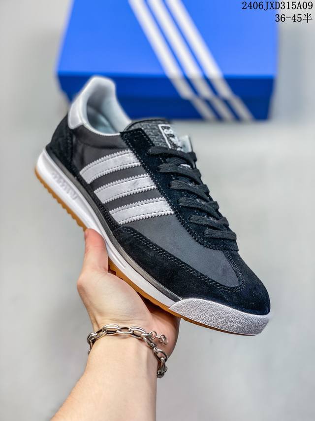 Adidas Originals Sl 72 Rs 防滑 低帮生活休闲鞋 男女同款 绿黄色，黄绿搭配的颜色非常大胆有个性鞋头的设计饱满圆润，鞋面是翻毛皮和尼龙材