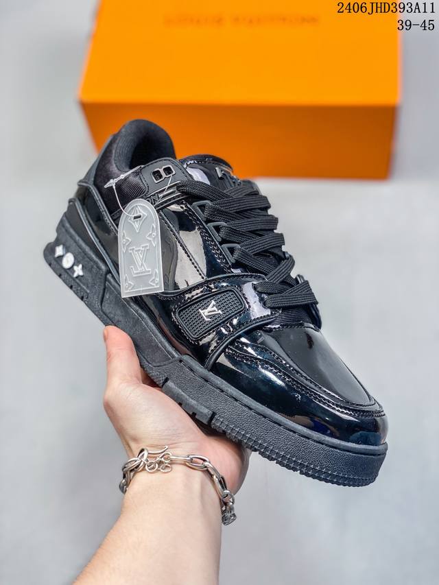 全新lv路易威登louis Vuitton Trainer Sneaker Low 一代 亮面 经典配色 休闲运动文化百搭板鞋 尺码:39-45 06Jhd39