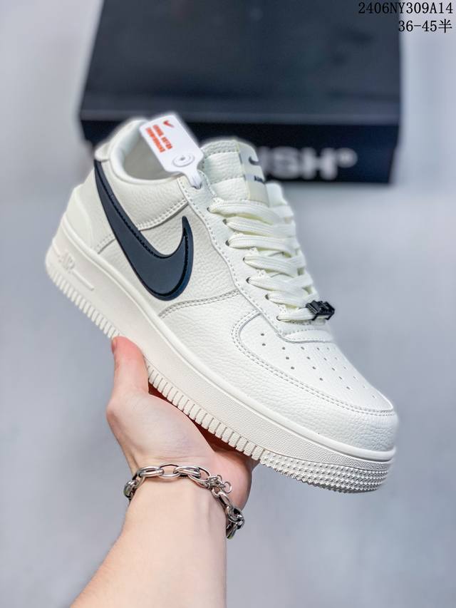 真标耐克nike Air Force 1 Low 空军一号低帮百搭休闲运动板鞋。柔软、弹性十足的缓震性能和出色的中底设计，横跨复古与现代的外型结合，造就出风靡全