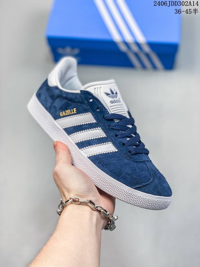 Adidas Originals Gazelle 三叶草休闲防滑耐磨低帮板鞋 鞋头出色设计 塑就出众贴合感 稳固的后跟贴合足部曲线设计 软弹舒适 不易磨脚 橡胶