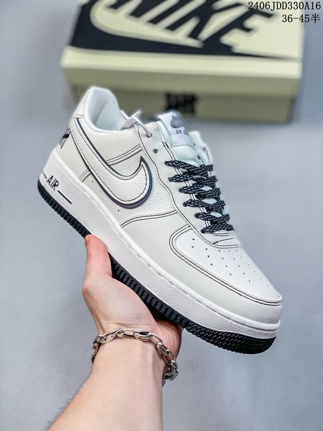 公司级耐克nike Air Force 1 Low 空军一号低帮百搭休闲运动板鞋。柔软、弹性十足的缓震性能和出色的中底设计，横跨复古与现代的外型结合，造就出风靡