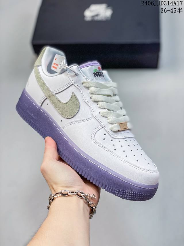 公司级耐克nike Air Force 1 Low 空军一号低帮百搭休闲运动板鞋。柔软、弹性十足的缓震性能和出色的中底设计，横跨复古与现代的外型结合，造就出风靡