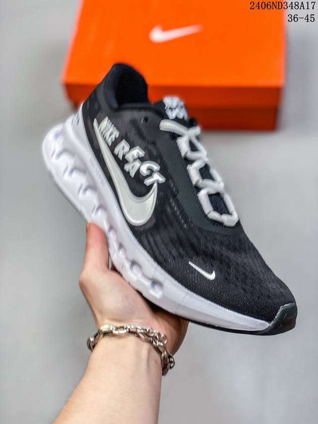 Nike React 训练鞋 男款 低帮 减震耐磨 原鞋开发 全鞋底react科技缓震及能量反馈 上脚舒适回弹 绑带系统和后跟填充 使 Hyerset拥有 更出