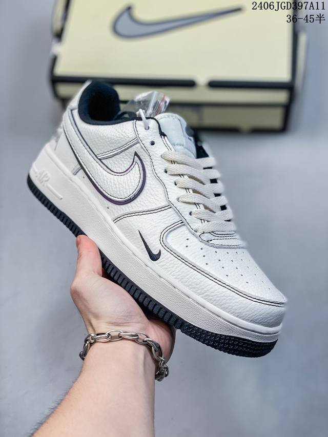 公司级耐克nike Air Force 1 Low 空军一号低帮百搭休闲运动板鞋。柔软、弹性十足的缓震性能和出色的中底设计，横跨复古与现代的外型结合，造就出风靡