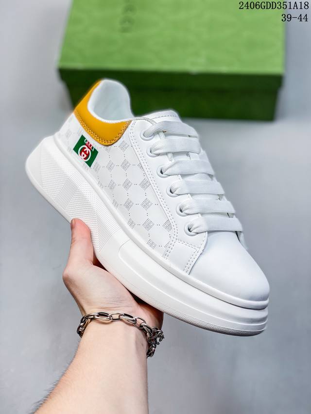 Gucci 轻奢单品 广东品质原厂 高奢古驰gucci Screener Gg High-Top Sneaker休闲潮鞋系列意大利进口超软小牛皮+刺绣搭配 原装