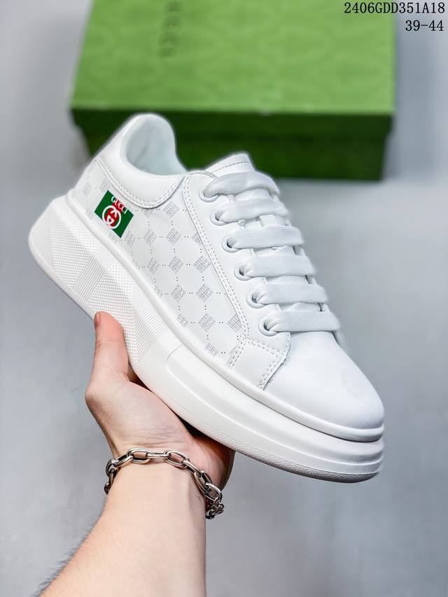 Gucci 轻奢单品 广东品质原厂 高奢古驰gucci Screener Gg High-Top Sneaker休闲潮鞋系列意大利进口超软小牛皮+刺绣搭配 原装