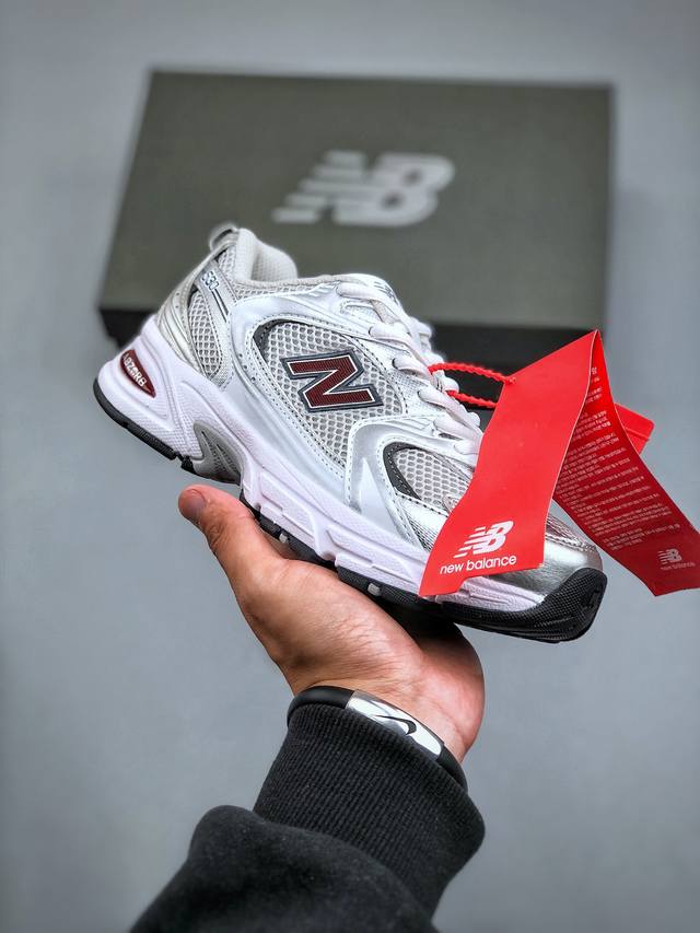 New Balance 新百伦mr530Gs 系列 夏季网面复古跑鞋 白银酒红新百伦530系列的复古外观让人瞬间爱上，简直是搭配神器，无论是牛仔裤还是运动装，都