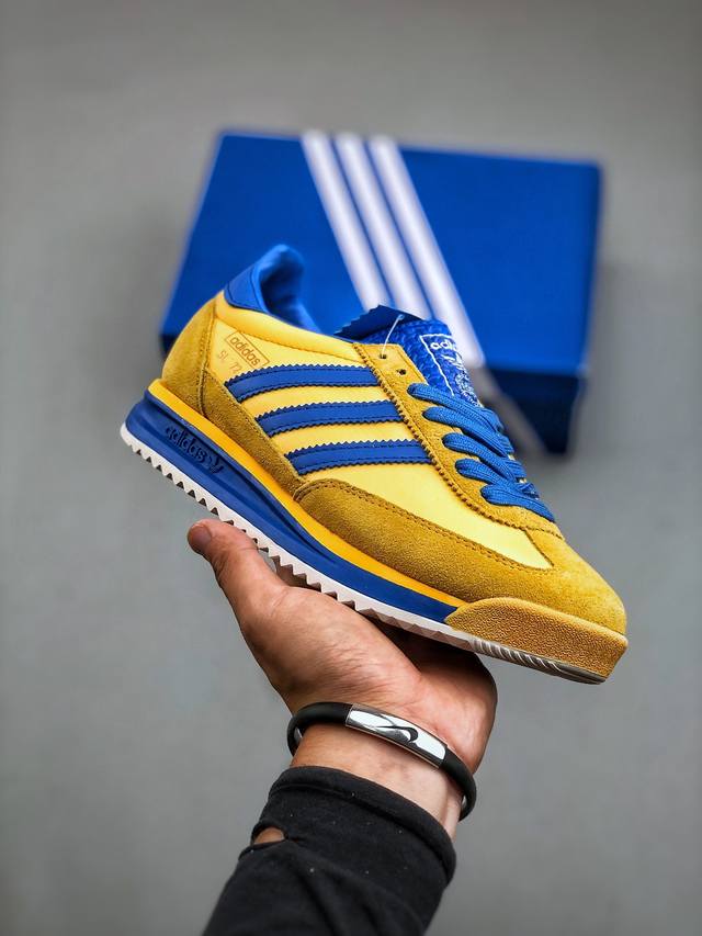 Adidas Originals Sl 72 Rs 黄蓝经典复古轻便休闲运动慢跑鞋原鞋开发 版型正确 平台外单特供，鞋头设计饱满圆润，翻毛皮和尼龙材质结合的鞋面