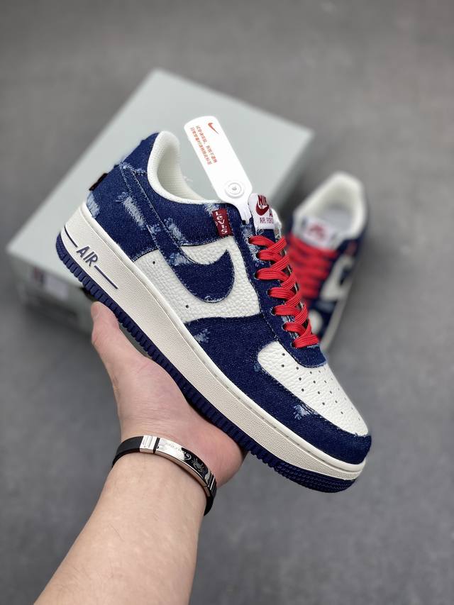 Nike Air Force 1 Low 空军一号低帮百搭休闲运动板鞋 柔软、弹性十足的缓震性能和出色的中底设计，横跨复古与现代的外型结合，造就出风靡全球三十多