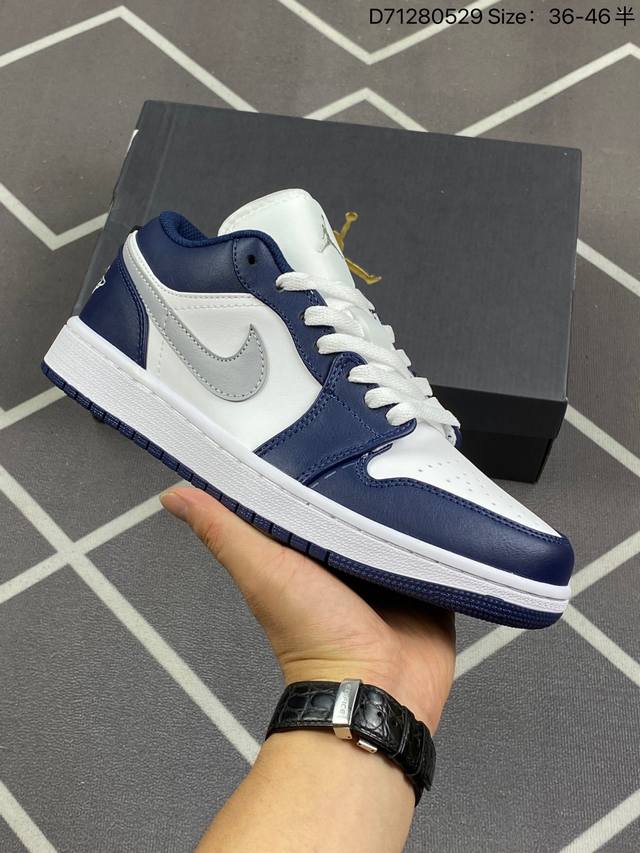 耐克 乔丹air Jordan 1 Low Aj1 乔1 乔丹1代aj1 低帮复古文化休闲运动篮球鞋。该鞋款从 1985 年元年款汲取设计灵感，焕新演绎简约经典