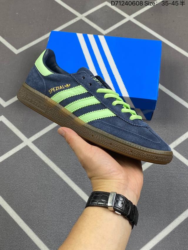 Adidas Handball Spezial 官方正确版本 阿迪达斯经典款 复古休闲板鞋 全鞋采用反毛皮制作 牛筋耐磨大底 承载青春情怀的板鞋 经典三条杠装饰