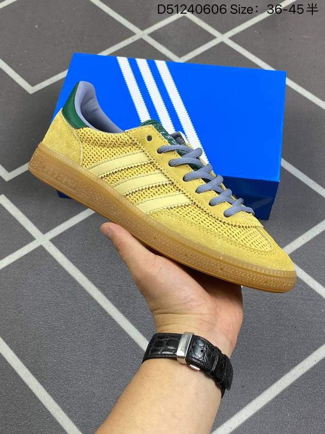 Adidas Handball Spezial 阿迪达斯经典款 复古休闲板鞋全鞋采用反毛皮制作 牛筋耐磨大底 承载青春情怀的板鞋 经典三条杠装饰鞋侧 品牌辨识度