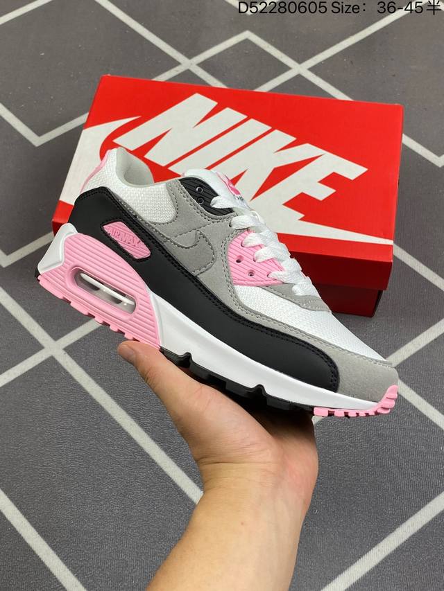 耐克 男鞋 Nike Air Max 90 Nrg 运动小气垫日常运动鞋融合经典设计线条和丰富材质，沿袭元年款经典元素，焕新演绎出众外观，整体视觉表现活力满载，