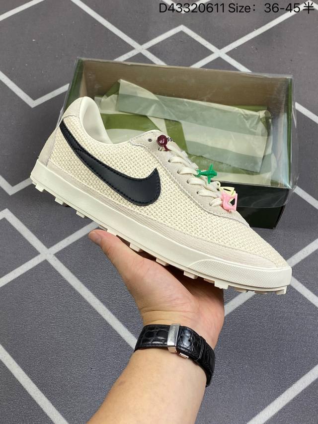 Bode X Nike Astro Grabber 复古联名慢跑鞋 实拍首发 鞋面由独特编织纹理覆盖 鞋带点缀有小配饰 整体营造出的氛围感十分清新 鞋侧的 Sw