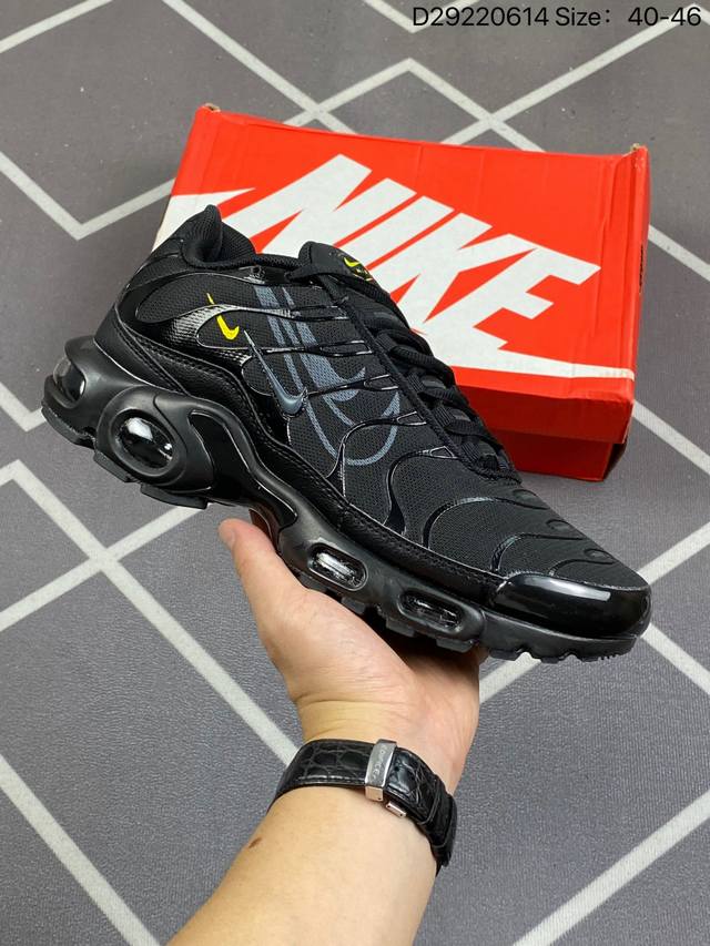 耐克nike Womens Air Vapormax Plus 大气垫缓震跑鞋 货号:924453。Id：D29220614 Size：40-46