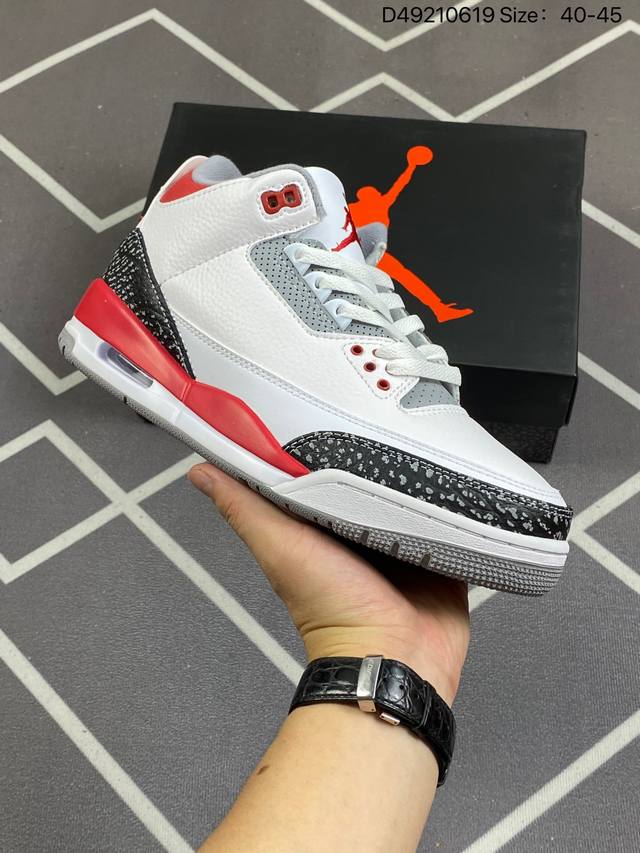 Air Jordan 3 Retro 复刻白水泥 Aj3 乔丹3代 Aj3 乔3 经典复刻白水泥 乔丹篮球鞋系列 鞋身以白色为主调，采用优质皮革材质搭配鞋头及后