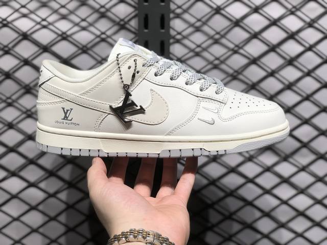 放店 nike Dunk 全套原楦原模倾力打造完美版型 独家原厂航空铝磨具打磨大底 鞋头坡度极致还原 无解鞋型 原盒原配 圈内天花板工艺 原厂冲刀 超高清洁度