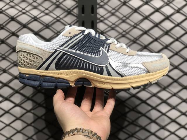 放店180 nike Zoom Vomero 5 Prm 网面透气休闲鞋 高端零售版 内置前后zoom双气垫 原装材料打造 鞋盒钢印 中底拉帮 区别市面通货 市