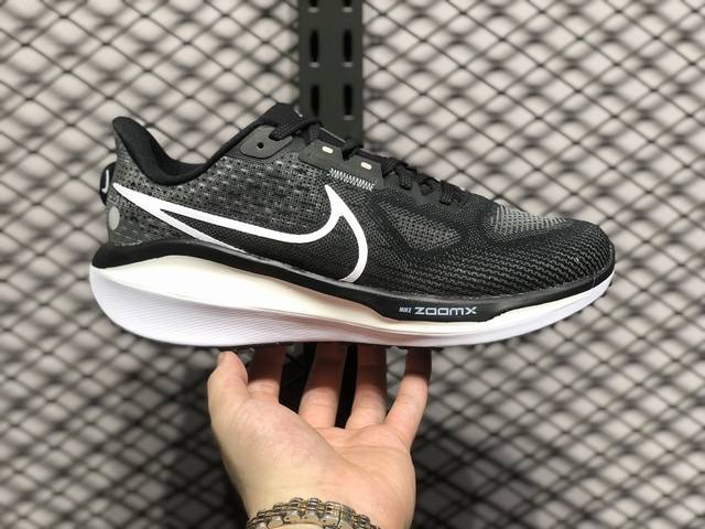 放店180 nike Air Zoom Vomero 17 全新科技提前原鞋开发 必定是官方强力主推款式，真正的zoom缓震科技嵌入如假包退 ，缓震大底带同步定