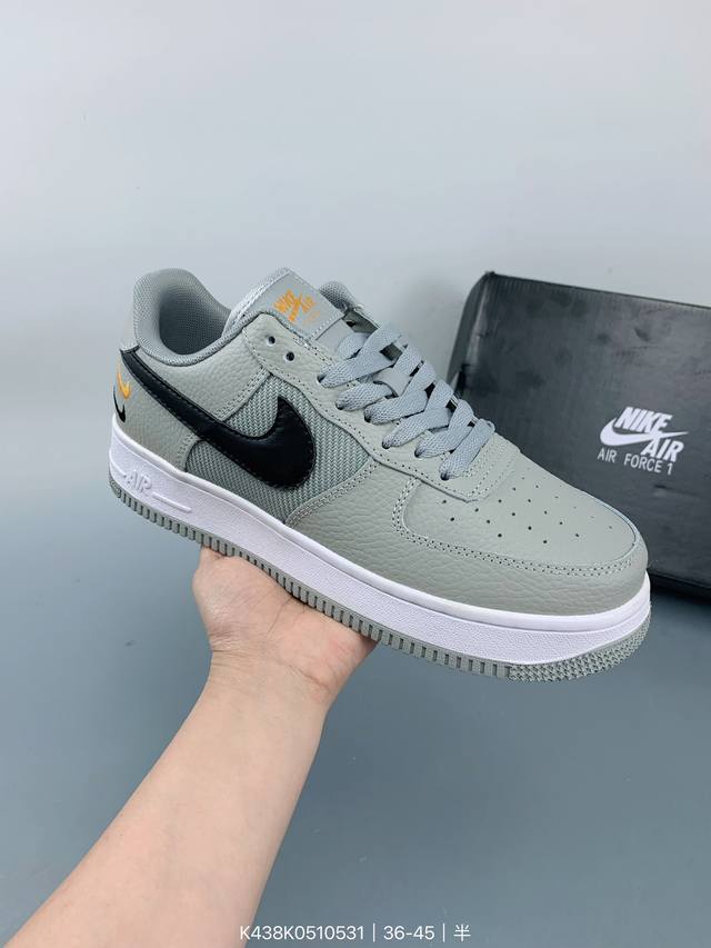 Ambush X Nk Air Force 7 Low ”Phantom“ 联名款 空军一号低帮休闲板鞋 #鞋款鞋身以及内衬均采用了纯色皮革打造，标志性的超大s