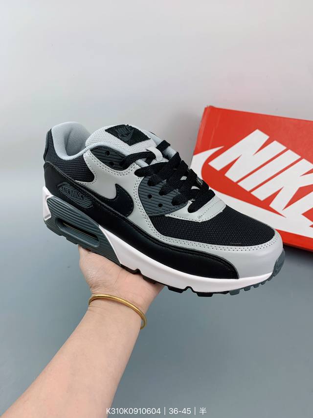 耐克nike Air Max 90 经典复古小气垫缓震跑鞋 鞋面由皮和革织物打造，犀利的条线打造出酷劲十的足视觉效果 网布鞋增面强透气性，穿着为极舒适 经可典视