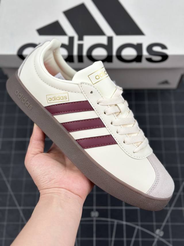 本地 核心私 adidas Vl Court Classic Shoes 阿迪运动休闲板鞋德训鞋 T头鞋 这款adidas经典运动鞋，以经典造型塑就百搭风格。灵