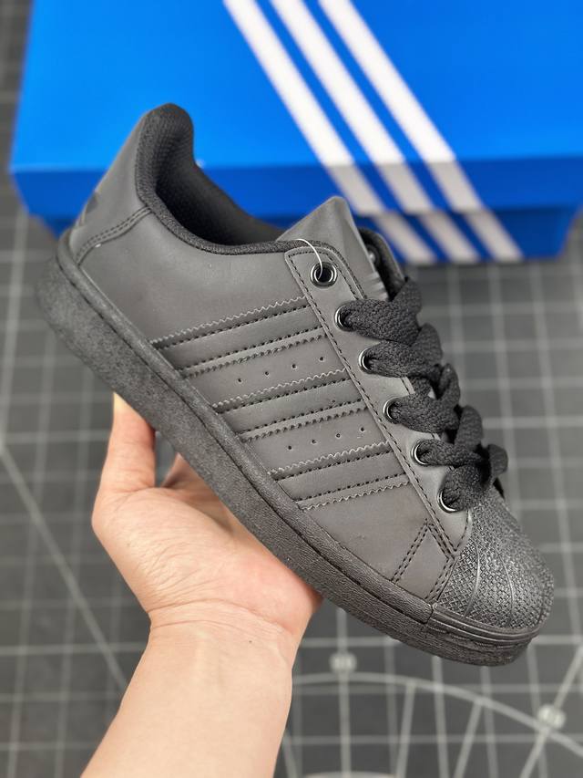 本地 核心私 阿迪达斯 Adidas Superstar Ayoon W 经典复古贝壳头板鞋 诞生于1969年 是第一双将全皮面鞋 身与橡胶鞋头结合在一起的低帮