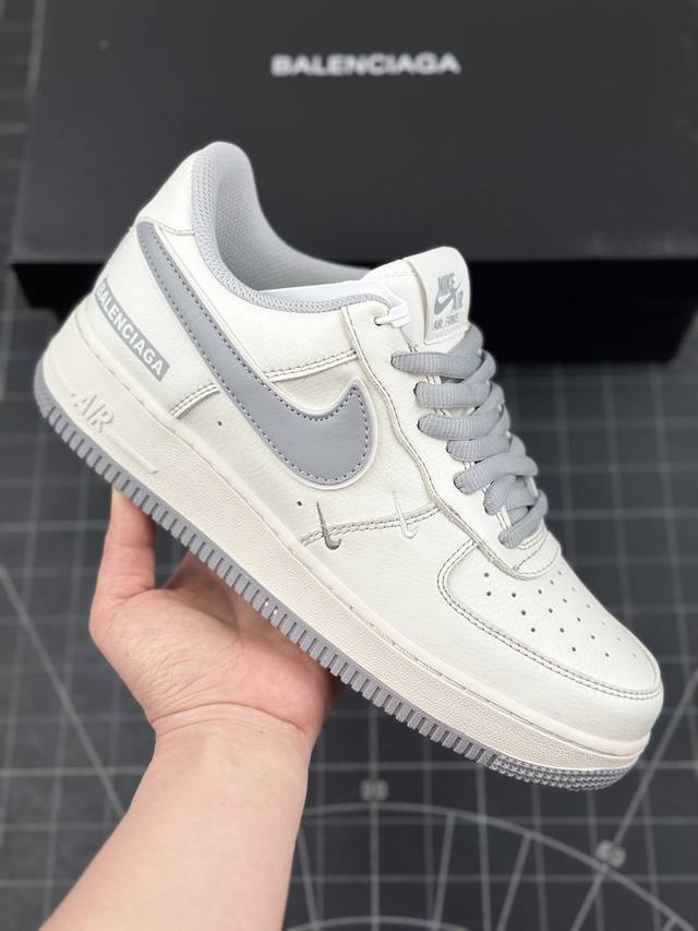 本地 核心私 balenciaga×Nike Air Force 1'07 Low 联名三勾 米灰空军一号低帮休闲版鞋 定制皮料 原楦头原纸板 纯正空军版型 内