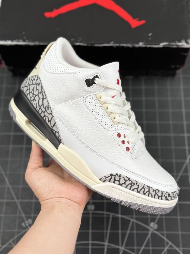 本地 核心私 air Jordan 3 Retro 复刻白水泥 Aj3 乔丹3代 经典复刻白水泥 乔丹篮球鞋系列 鞋身以白色为主调，采用优质皮革材质搭配鞋头及后