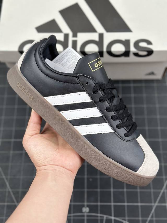 本地 核心私 阿迪达斯 Adidas Vl Court Classic Shoes 运动休闲板鞋德训鞋 T头鞋 这款adidas经典运动鞋，以经典造型塑就百搭风