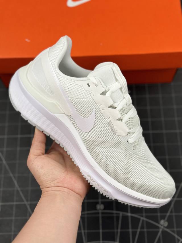 本地 核心私 耐克 Nike Air Zoom Structure 25 登月25代 跑鞋透气缓震疾速跑鞋 采用透气网眼鞋面搭配外翻式鞋口，为脚跟区域营造出色舒