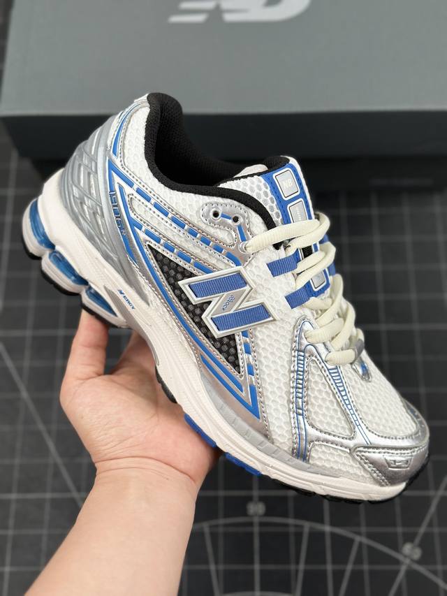 本地 核心私 new Balance 6系列复古老爹风休闲运动慢跑鞋 #采用轻质牛剖革拼接透气网眼衬垫织物鞋面材质 T-Beam大底提供足步弓支撑，保持步态稳定