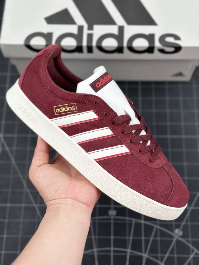 本地 核心私 公司级阿迪达斯 Adidas Vl Court Classic Shoes 运动休闲板鞋德训鞋 T头鞋 这款adidas经典运动鞋，以经典造型塑就