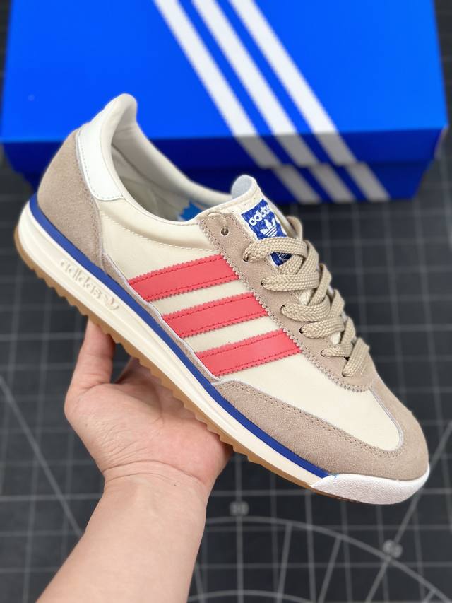 本地 核心私 adidas Originals Sl 72 Rs 阿迪休闲防滑耐磨低帮板鞋 经典低帮设计和橡胶外底，采用舒爽尼龙鞋面，绒面革饰面和皮革细节 搭载