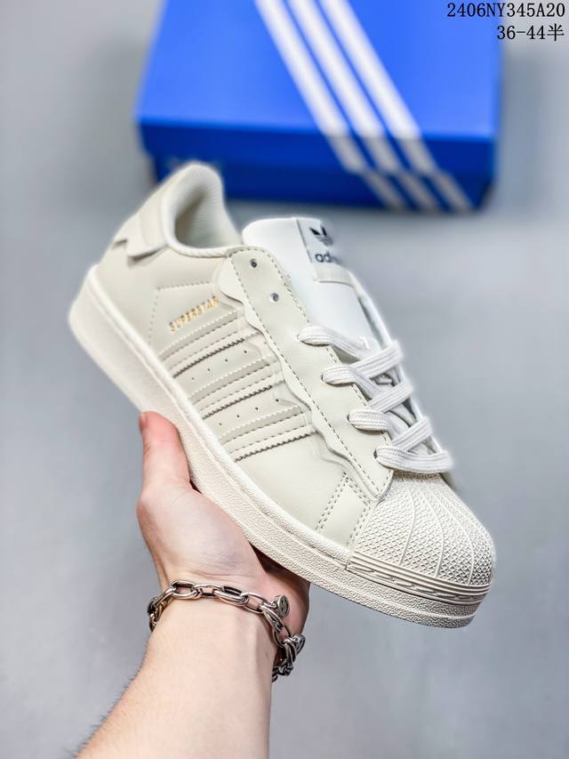 阿迪达斯adidas三叶草 Originals Superstar 低帮贝壳头经典百搭休闲运动板鞋。 06Ny345A20