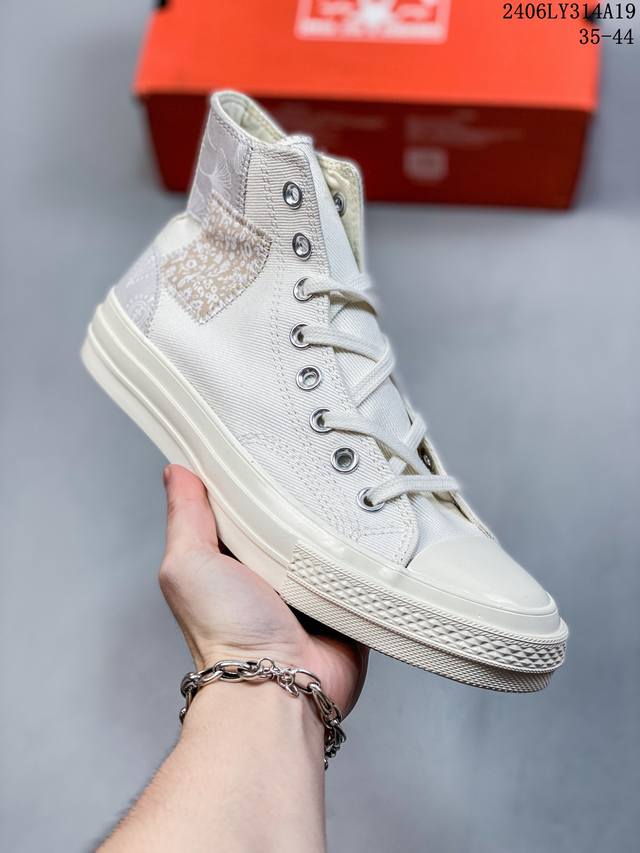 匡威 Converse All Star Lift 厚底蓝色花卉补丁拼接 蓝色花卉拼接高帮板鞋 A06821C 码数：36 37 38 39 40 编号：06L