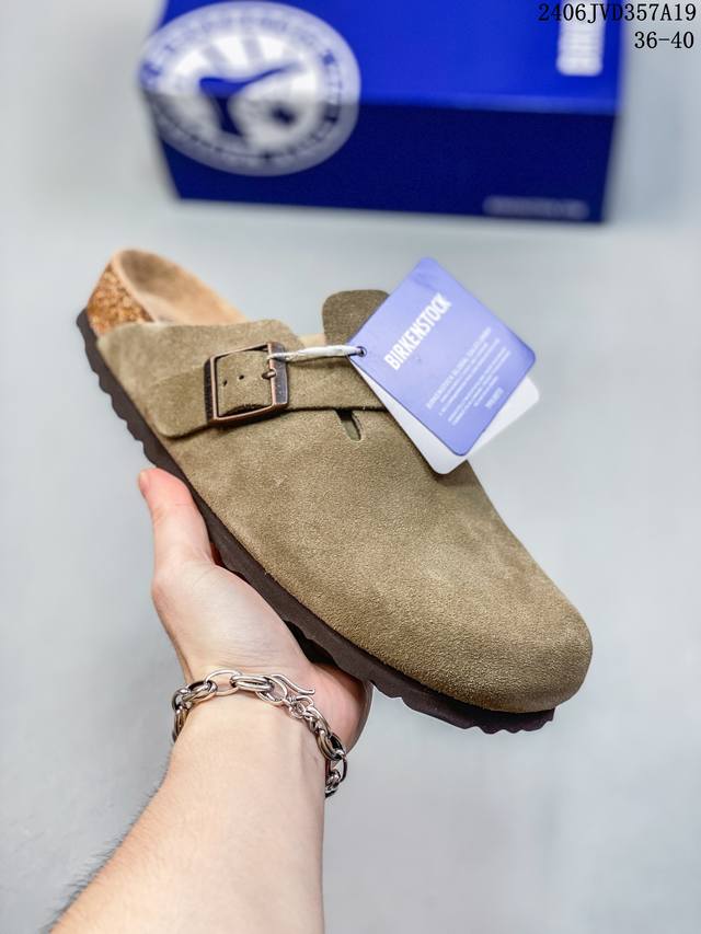 新款出货 Ugg Tasman Weather Hybrid 王一博同款经典tasman鞋型之上加入大橘底机能撞色设计环保防水防雪材质兼具时髦与功能属性，同时搭