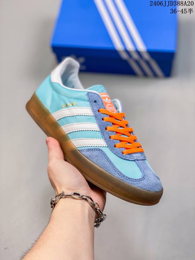 公司级adidas Originals Gazelle Indoor 三叶草休闲防滑耐磨低帮板鞋 鞋头出色设计 塑就出众贴合感 稳固的后跟贴合足部曲线设计 软弹