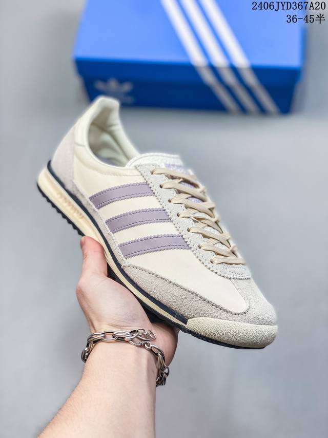 Adidas Originals Sl 72 Rs 防滑 低帮生活休闲鞋 男女同款 绿黄色，黄绿搭配的颜色非常大胆有个性鞋头的设计饱满圆润，鞋面是翻毛皮和尼龙材